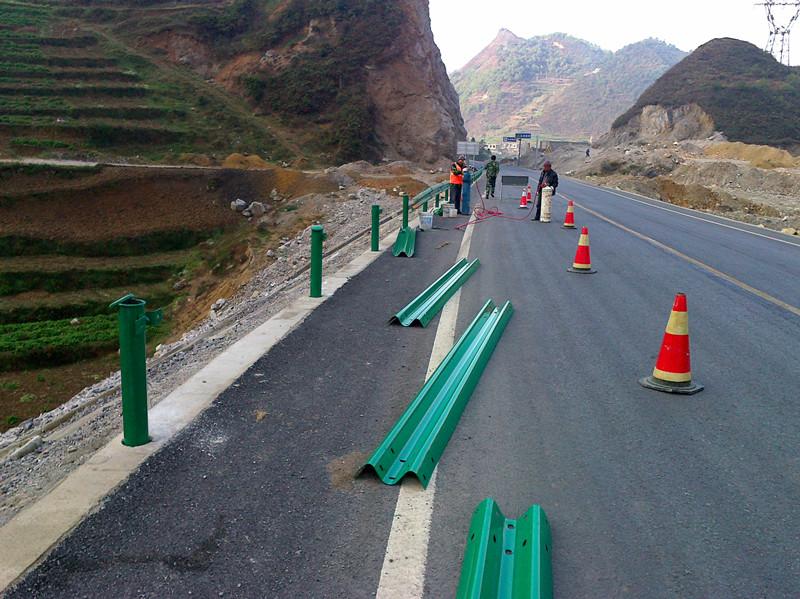 高速公路防撞波形护栏